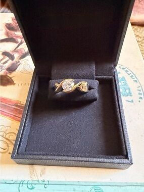 Sculptural Gold-Tone Ring • 925 Sterling Silver